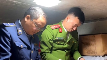 Hà Nội phát hiện gần 10 tấn sách bò, dạ dày bốc mùi hôi thối nhập bán Tết