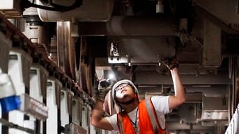 Tận thấy nhiệm vụ quan trọng đội kỹ sư đang thực hiện trong metro số 1 trước ngày vận hành