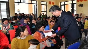 Thứ trưởng, Phó Chủ nhiệm UBDT Y Vinh Tơr chúc Tết tại tỉnh Lai Châu
