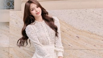 Chiếm trọn điểm 10 ấn tượng với trang phục đồng bộ