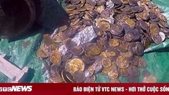 Thợ lặn dọn rác dưới đáy biển tình cờ thấy kho báu khổng lồ
