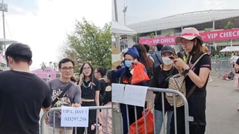 Phe vé bất ngờ tăng giá "chợ đen"