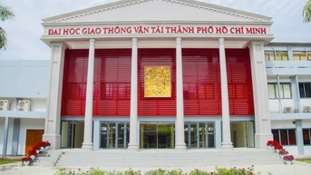 Một đại học tăng điểm chuẩn đột biến