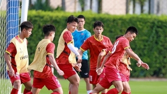 U17 일본에 비해 약하지만 U17 베트남이 여전히 우위를 점하고 있습니다.