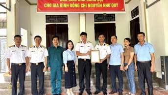 Vùng 5 Hải quân tặng “Nhà đồng đội” cho quân nhân có hoàn cảnh khó khăn
