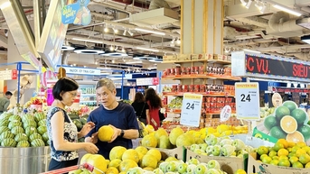 Doanh nghiệp ngoại thi nhau mở điểm bán, bức tranh thị trường bán lẻ nội cuối năm 2024 ra sao?