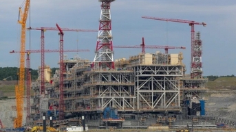 Mỹ trừng phạt dự án LNG 2, Nga lên tiếng chỉ trích
