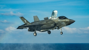 Tiêm kích F-35 tự bay hơn 11 phút dù không có phi công