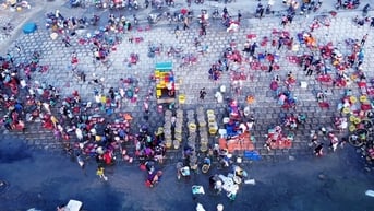 Làng cổ 600 năm ven biển Hà Tĩnh có cái chợ độc lạ, 3 giờ sáng bày la liệt cá tôm, mặt trời là tan
