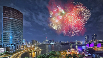Pháo hoa rợp trời, TPHCM hân hoan chào năm mới 2024