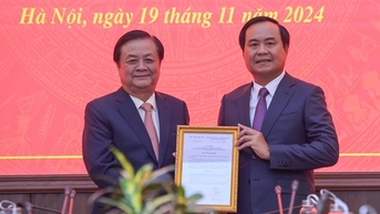 Ông Võ Văn Hưng chính thức nhận quyết định bổ nhiệm làm Thứ trưởng Bộ Nông nghiệp và PTNT