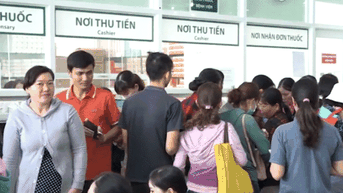 Chậm cập nhật danh mục thuốc BHYT: Khổ người bệnh, khó bệnh viện