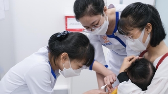 Tiêm vắc xin sởi miễn phí, an toàn cho trẻ em