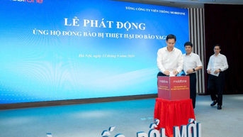 Cán bộ nhân viên MobiFone ủng hộ đồng bào bị thiệt hại do bão số 3