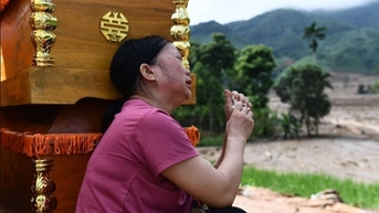 Câu like, trục lợi trước nỗi đau của đồng bào là tội ác