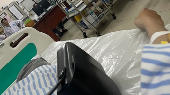 Ngất giữa đường ở TPHCM, cô gái "không dám tin" hành động của người lạ