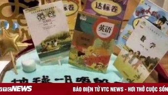 Nhận bánh sinh nhật kèm dòng chữ nhắc nhở làm bài tập về nhà, cậu bé khóc nức nở