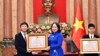 20 học sinh được nhận Huân chương Lao động