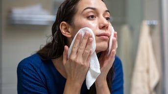 Rửa mặt nhiều có tốt?