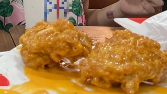 Trẻ béo phì ăn uống dịp tết ra sao?