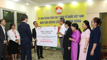 Ban Công tác phía Nam tiếp nhận 500 triệu đồng ủng hộ người dân bị thiên tai
