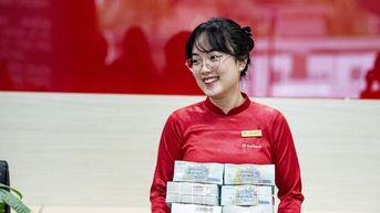 Tiền mặt ùn ùn đổ vào, ngân hàng nào hút tiền gửi nhiều nhất?