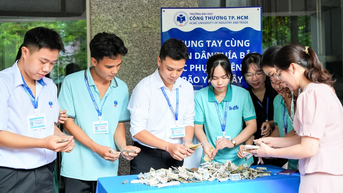 Ngành giáo dục chung tay sẻ chia với đồng bào bị thiên tai