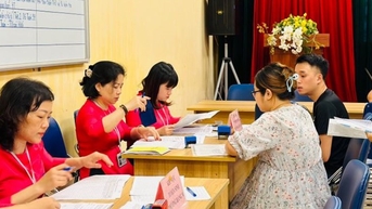 Hết cảnh xếp hàng chờ đợi tuyển sinh đầu cấp
