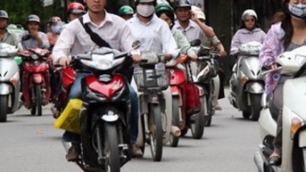 Điều khiển xe chạy dưới tốc độ quy định bị xử phạt thế nào?