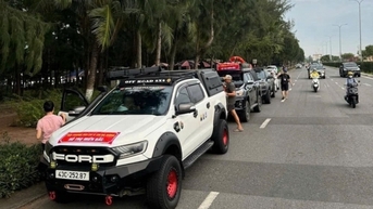 ឡានក្រុងដឹកស្នេហ៍