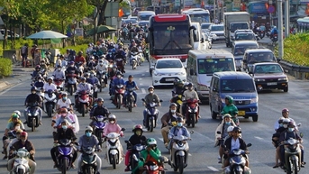 Người dân trở lại TP.HCM sau kỳ nghỉ Tết, các tuyến cửa ngõ vẫn thông thoáng