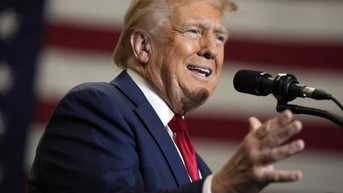 Ông Trump cảnh báo sẽ trục xuất người di cư theo chương trình của Tổng thống Biden