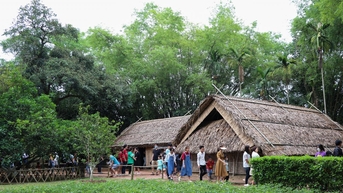 Du khách Nhật "tìm lại hơi ấm của Hồ Chí Minh" ở Làng Sen