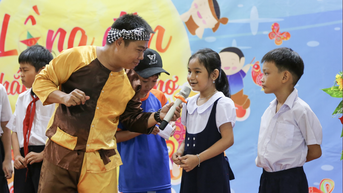 Chị Hằng, chú Cuội ‘áo xanh’ mang Trung thu đến bệnh nhi, trẻ em khó khăn
