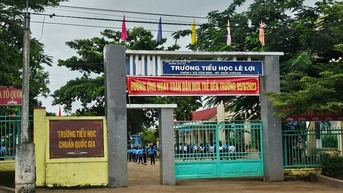 Phê bình Trưởng phòng Nội vụ huyện