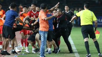 AFC phạt nặng vụ hỗn chiến ở chung kết SEA Games