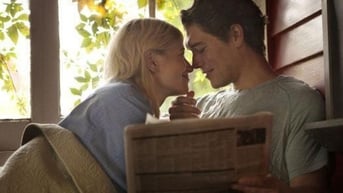 Vì sao đàn ông thích phụ nữ im lặng khi yêu?