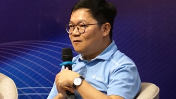 'Trẻ con đang gồng gánh nhiều mục tiêu của người lớn'