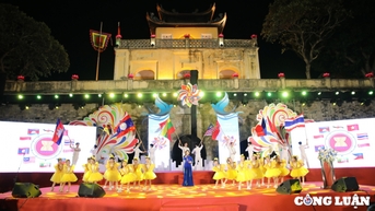 Chương trình khai mạc Ngày hội văn hóa hữu nghị Sắc màu Asean