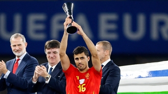 Cầu thủ Tây Ban Nha thâu tóm danh hiệu cá nhân EURO 2024
