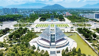 Nghiên cứu, ban hành các nhóm chính sách đặc thù hỗ trợ tỉnh Ninh Thuận