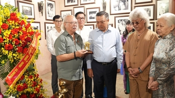 Hà Nội 70 năm qua góc nhìn của những người con bác sĩ Trần Duy Hưng