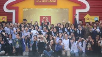 Mái ấm gia đình Việt mang yêu thương đến các em nhỏ mồ côi do ảnh hưởng của bão Trami