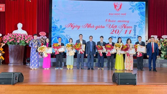 Đại học Huế chi hơn 4,1 tỉ đồng khen thưởng nhà giáo nhân dịp 20.11