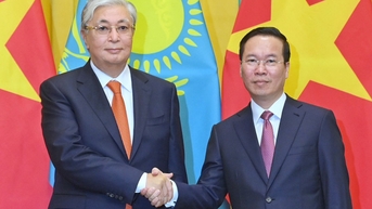 Việt Nam - Kazakhstan ký hiệp định miễn visa