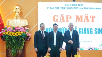 Gặp mặt, chúc mừng chức sắc Công giáo và đạo Tin Lành nhân lễ Giáng sinh năm 2024