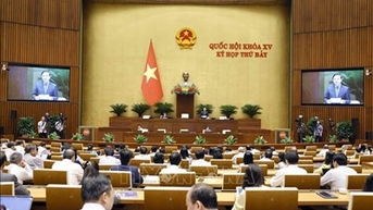 국회는 하노이 꺼우저이 화재로 사망한 희생자 가족들에게 조의를 표했습니다.