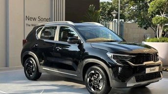 업그레이드된 KIA Sonet 버전의 클로즈업, 가격은 2억 3,500만 VND부터