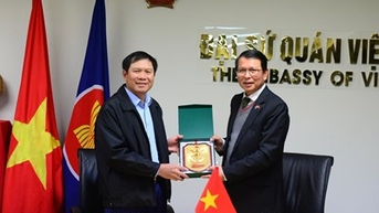 ឧត្តមសេនីយ៍ឯក Nguyen Tan Cuong អញ្ជើញទៅជួបស្ថានទូតវៀតណាមប្រចាំនៅ New Zealand