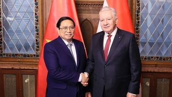 Thủ tướng Chính phủ Phạm Minh Chính hội kiến Phó Chủ tịch Quốc hội Hungary